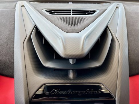 Used 2024 Lamborghini Revuelto image 26