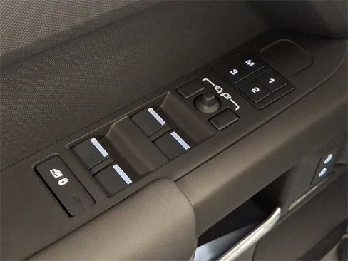 Used 2025 Land Rover Defender 110 S image 28