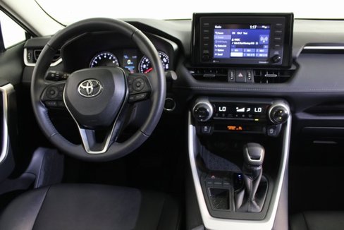 Used 2021 Toyota RAV4 XLE Premium image 8
