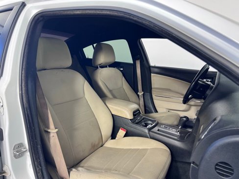 Used 2014 Dodge Charger SE w/ Connectivity Group image 12