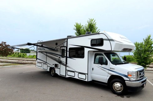 Used 2022 Ford E-450 and Econoline 450 Super Duty w/ Motorhome Prep Package image 69