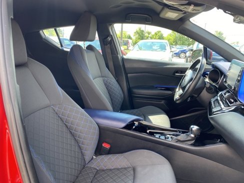 Used 2021 Toyota C-HR XLE image 27