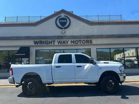 Used 2023 RAM 2500 Tradesman w/ Chrome Appearance Group image 2