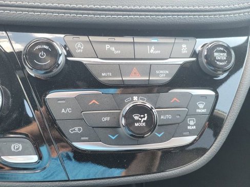 New 2026 Chrysler Pacifica Select image 7