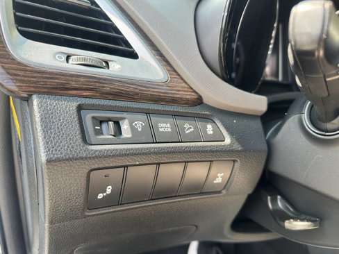 Used 2017 Hyundai Santa Fe Sport image 10