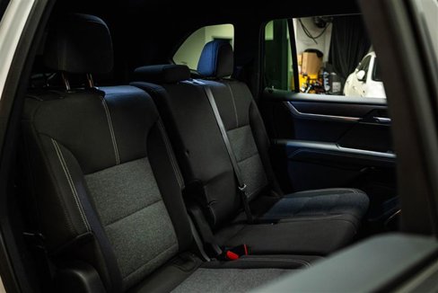 Used 2025 GMC Acadia Elevation image 12