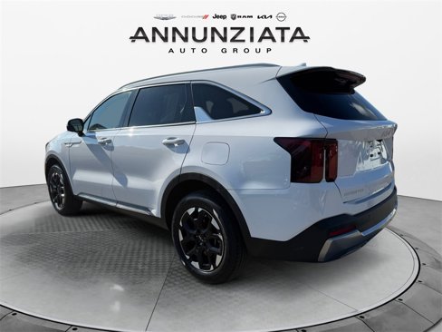 Used 2024 Kia Sorento S image 3