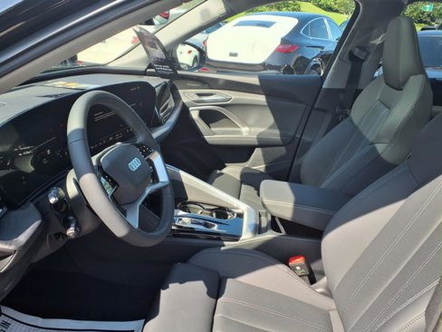 New 2025 Audi Q5 Premium Plus image 9