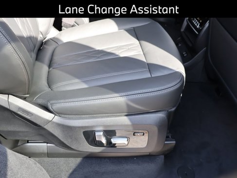 New 2026 BMW X7 M60i image 19