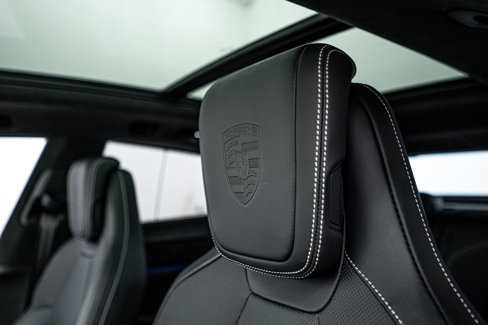 New 2025 Porsche Macan Turbo Electric image 30