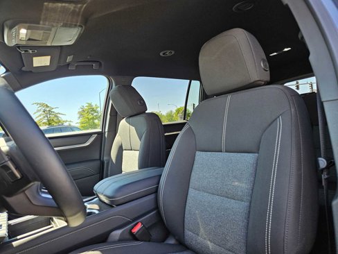 Used 2025 GMC Acadia Elevation image 25