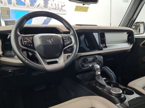 Used 2023 Ford Bronco Wildtrak image 18