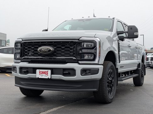 New 2026 Ford F250 Lariat w/ Black Appearance Package image 8