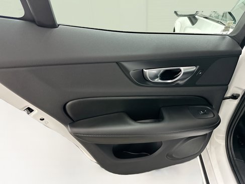 Used 2025 Volvo S60 B5 Core image 28