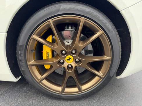 Used 2014 Ferrari California image 40