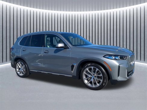Certified 2025 BMW X5 xDrive50e w/ Premium Package image 3
