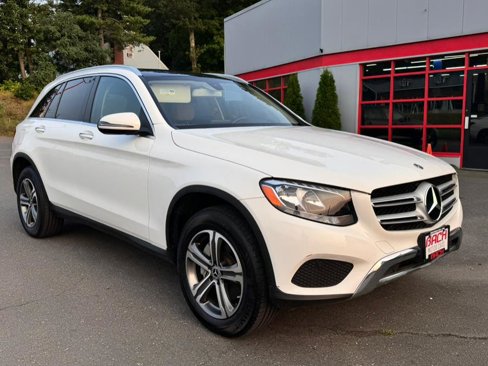 Used 2019 Mercedes-Benz GLC 300 4MATIC image 2
