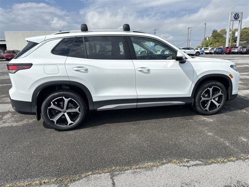 New 2025 Volkswagen Tiguan SE image 4