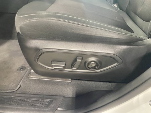 Used 2023 Jeep Grand Cherokee L Laredo image 16