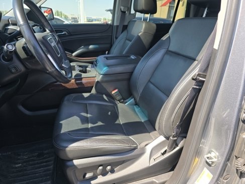 Used 2018 GMC Yukon SLT w/ Premium Edition image 16