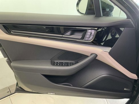 New 2025 Porsche Panamera image 33
