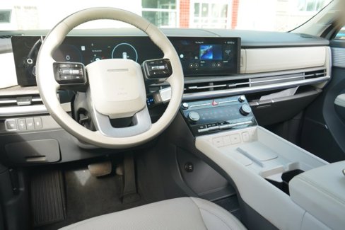 Used 2024 Hyundai Santa Fe Calligraphy image 2