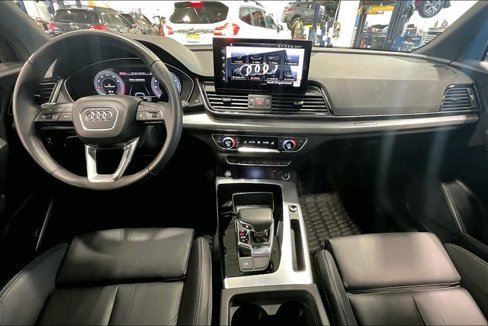 Certified 2025 Audi Q5 2.0T Premium image 15