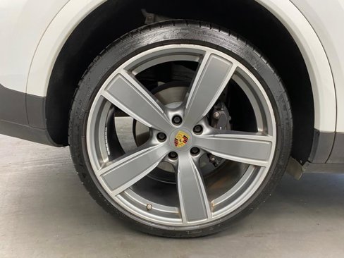 Used 2021 Porsche Cayenne image 17