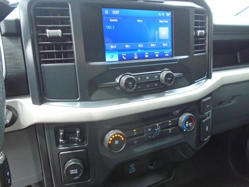 Used 2022 Ford F150 XL w/ Trailer Tow Package image 14