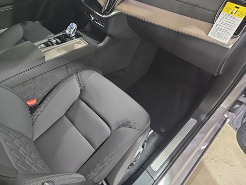 New 2026 Volvo XC90 T8 Plus image 23