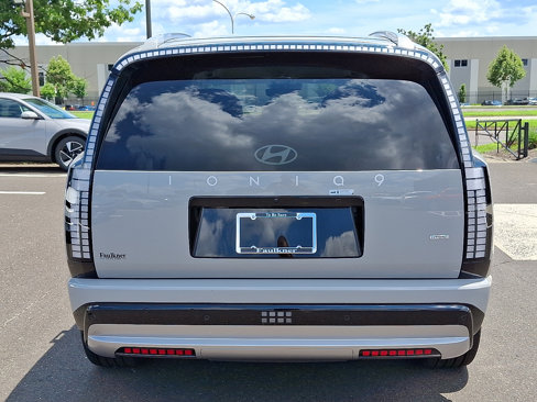 New 2026 Hyundai Ioniq 9 SEL image 5