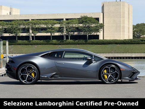 Used 2021 Lamborghini Huracan EVO image 4