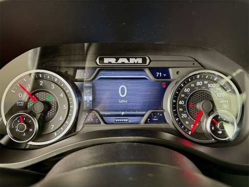 New 2026 RAM 1500 4x4 Crew Cab image 13