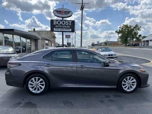 Used 2022 Toyota Camry LE image 7