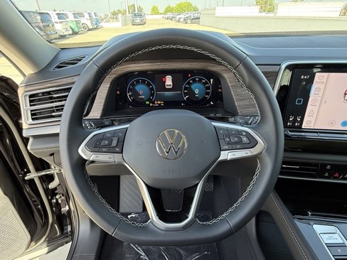 New 2025 Volkswagen Atlas SEL image 18