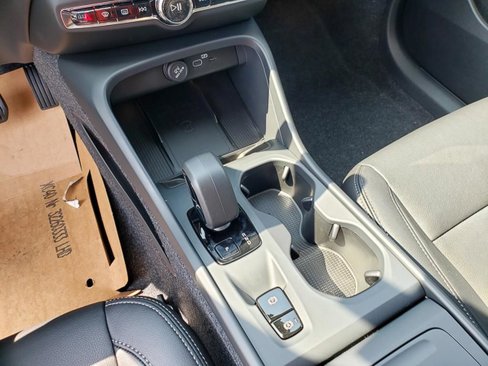 New 2026 Volvo XC40 B5 Core w/ Protection Package Premier image 8