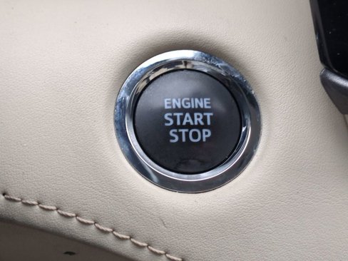 Used 2023 Toyota Highlander XLE image 30