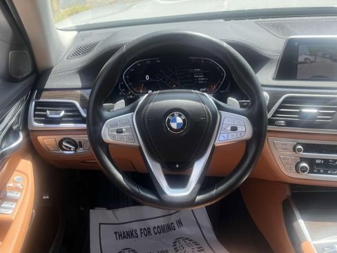 Used 2022 BMW 740i xDrive image 14
