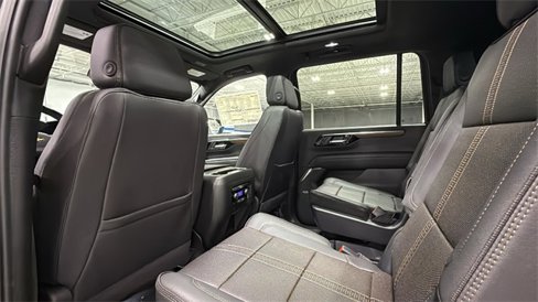 New 2026 Chevrolet Suburban High Country image 15