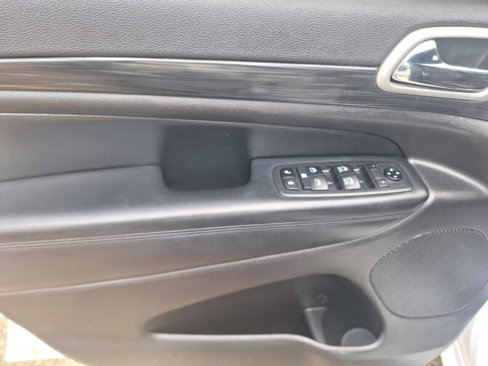 Used 2021 Jeep Grand Cherokee Laredo X image 16