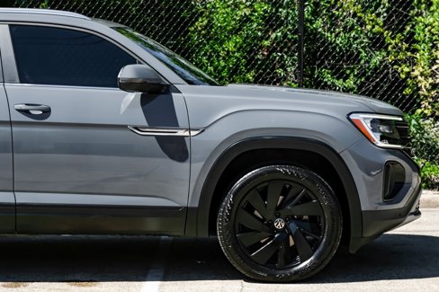Used 2024 Volkswagen Atlas Cross Sport SE w/ Panoramic Sunroof Package image 14