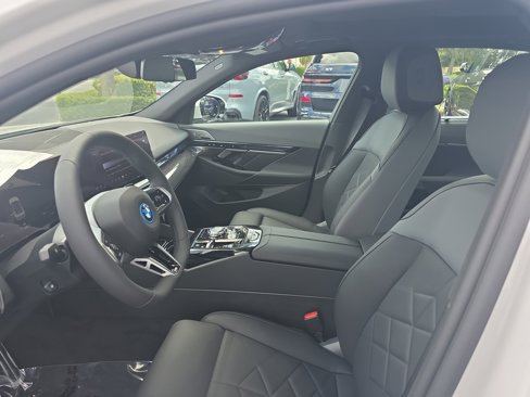New 2026 BMW 550e xDrive w/ Executive Package image 20