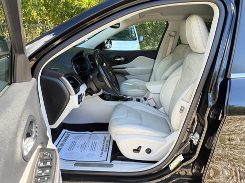 Used 2019 Jeep Cherokee Limited image 10