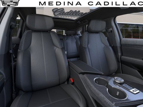 New 2025 Cadillac Optiq Luxury 1 image 17