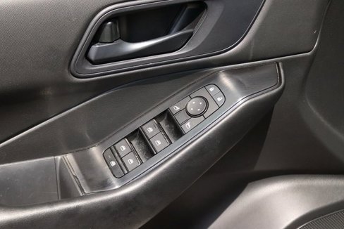 Used 2024 Nissan Rogue S image 10