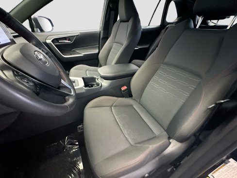 Used 2024 Toyota RAV4 SE image 11