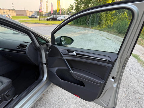 Used 2015 Volkswagen Golf TDI SEL image 21