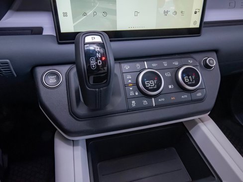 New 2025 Land Rover Defender 110 S image 28