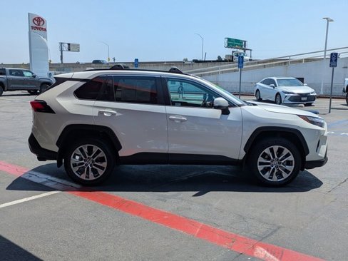 Certified 2022 Toyota RAV4 XLE Premium image 4