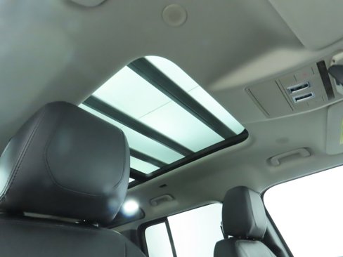 Used 2022 Land Rover Defender 110 SE image 18